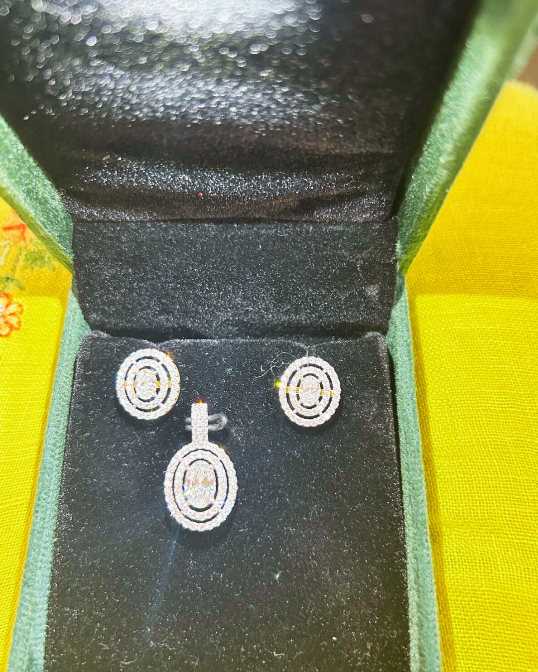 Nidal Jewels | Celestara Bond Solitaire Pendant Set